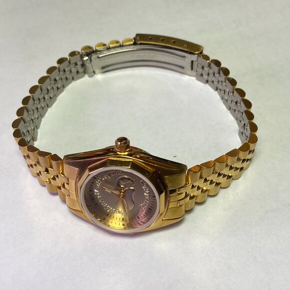 Bulova \